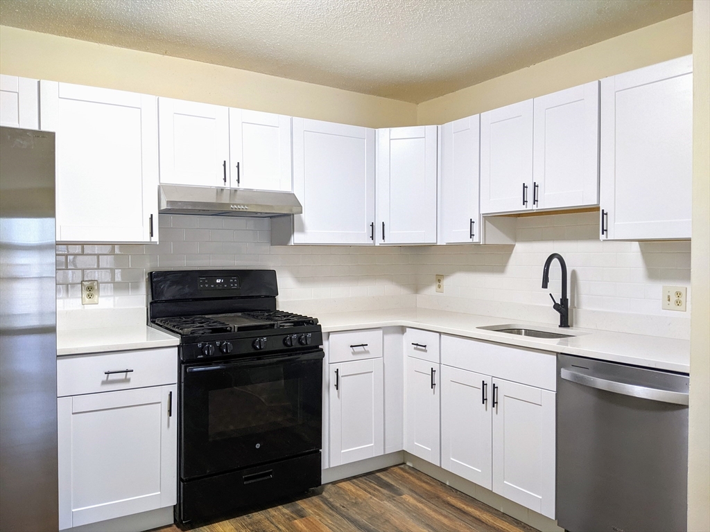 2 bed, 1 bath apartment for rent at 26 Kenmar Dr Unit 255, Billerica