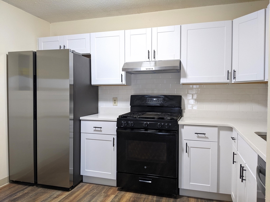 2 bed, 1 bath apartment for rent at 26 Kenmar Dr Unit 255, Billerica — photo 2 of 16