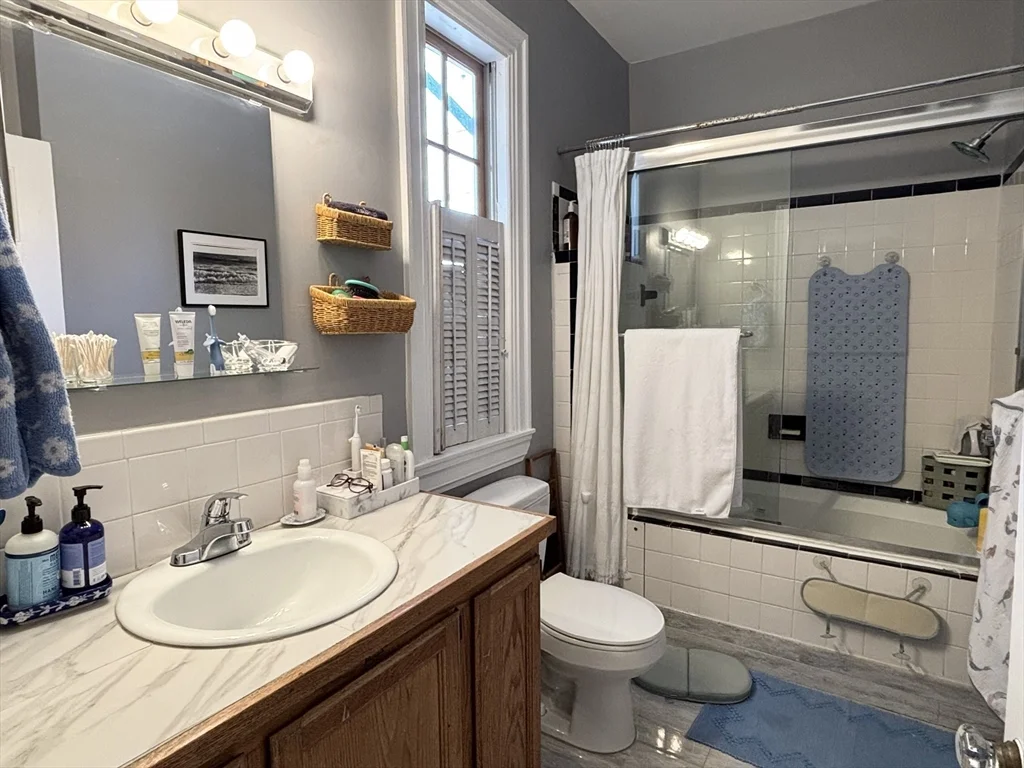 3 bed, 2 bath apartment for rent at 26 Kilsyth Rd Unit 26, Brookline Hills — photo 14 of 20