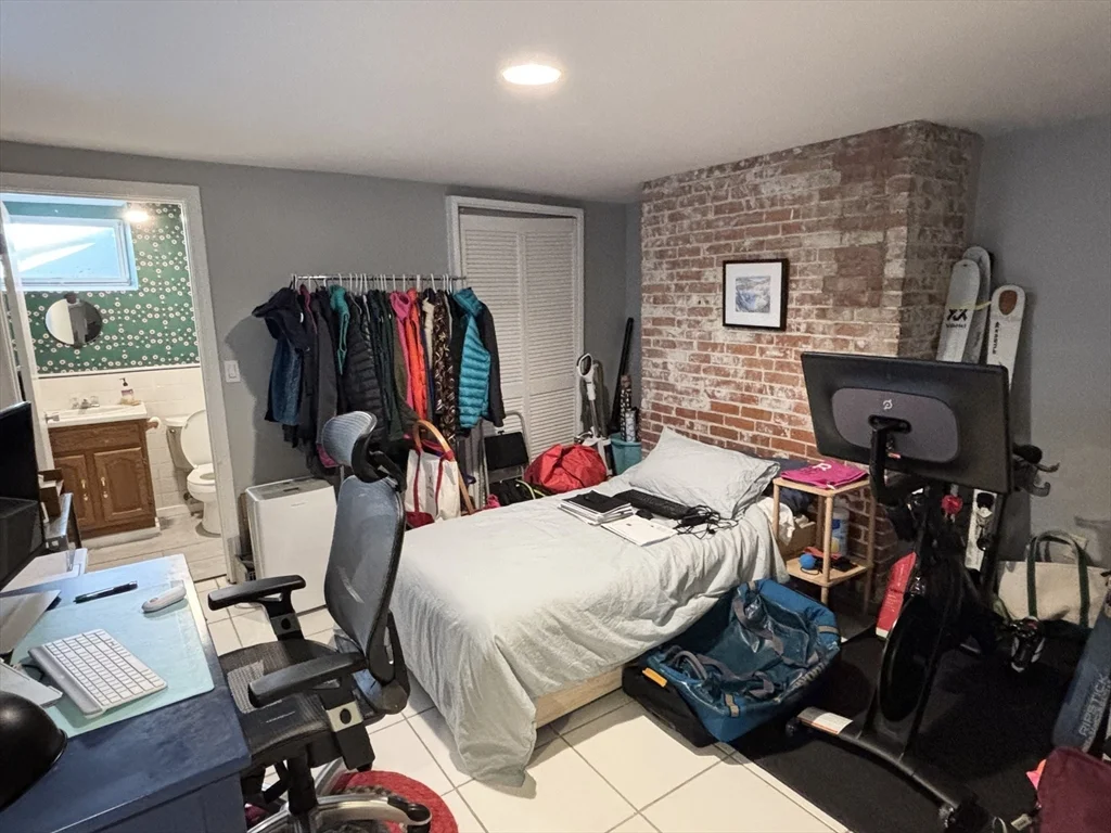 3 bed, 2 bath apartment for rent at 26 Kilsyth Rd Unit 26, Brookline Hills — photo 15 of 20