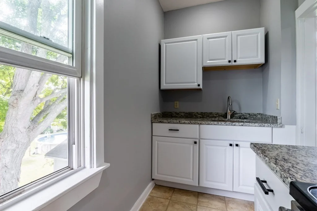 3 bed, 1 bath apartment for rent at 26 Kilton St Unit 1, Taunton — photo 9 of 20