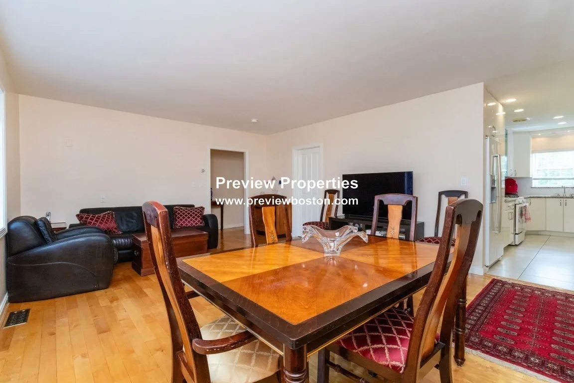 2 bed, 1 bath apartment for rent at 26 Lake Shore Ct Unit 1P, Oak Square — photo 9 of 15