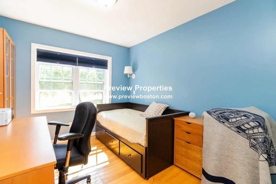 2 bed, 1 bath apartment for rent at 26 Lake Shore Ct Unit 1P, Oak Square — photo 13 of 15