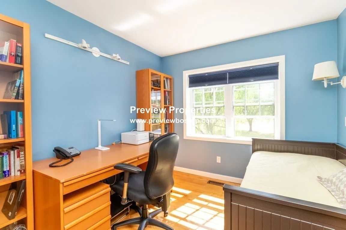 2 bed, 1 bath apartment for rent at 26 Lake Shore Ct Unit 1P, Oak Square — photo 11 of 15