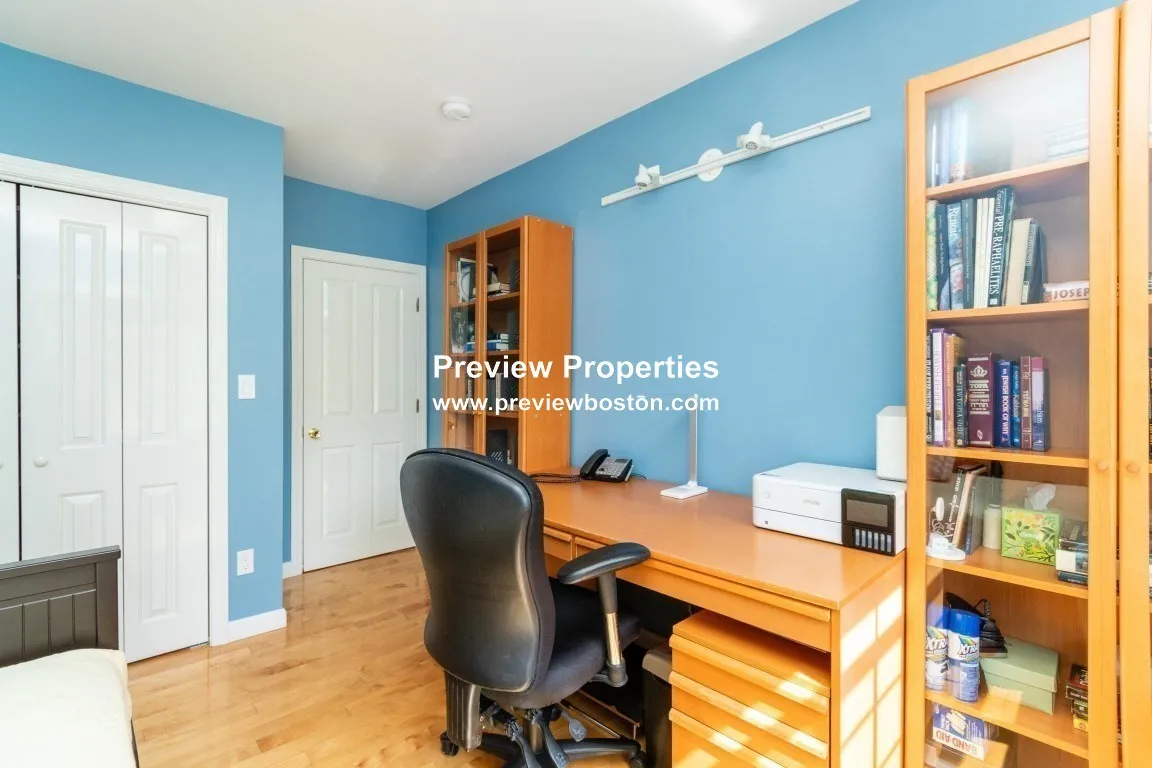 2 bed, 1 bath apartment for rent at 26 Lake Shore Ct Unit 1P, Oak Square — photo 12 of 15