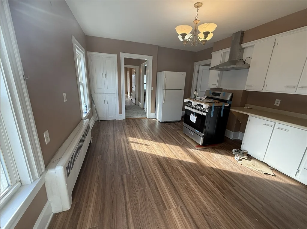 4 bed, 2 bath apartment for rent at 26 Lexington St Unit 2, Everett — photo 3 of 15