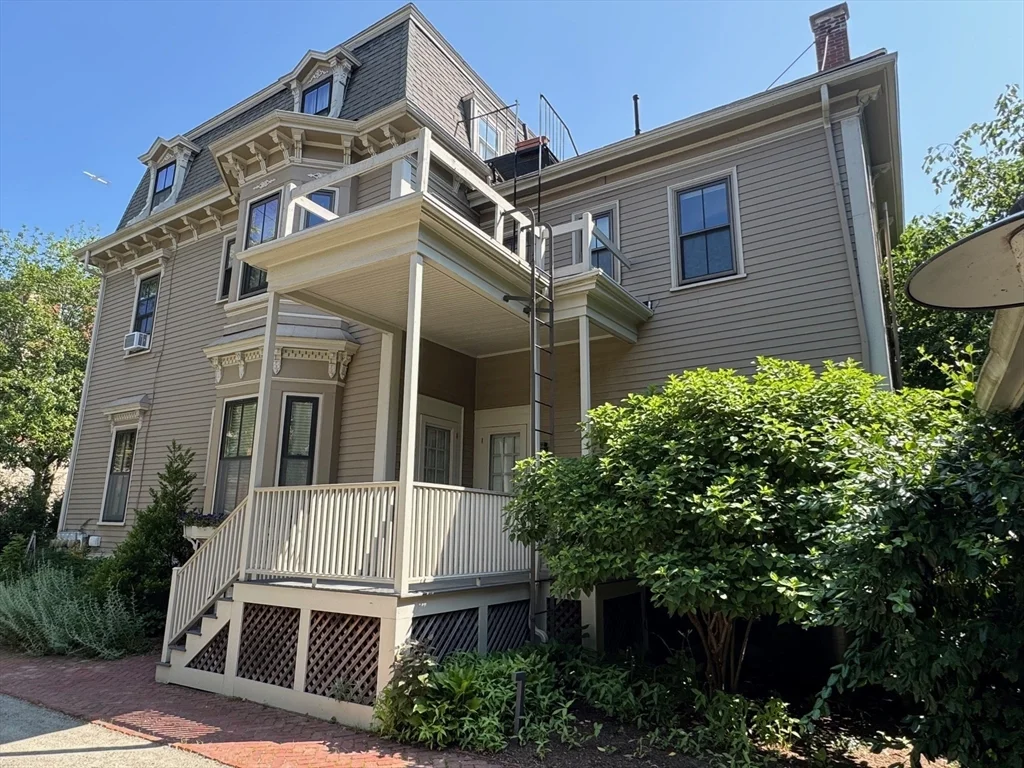 1 bed, 1 bath apartment for rent at 26 Linnaean St Unit 4, Neighborhood Nine — photo 9 of 10