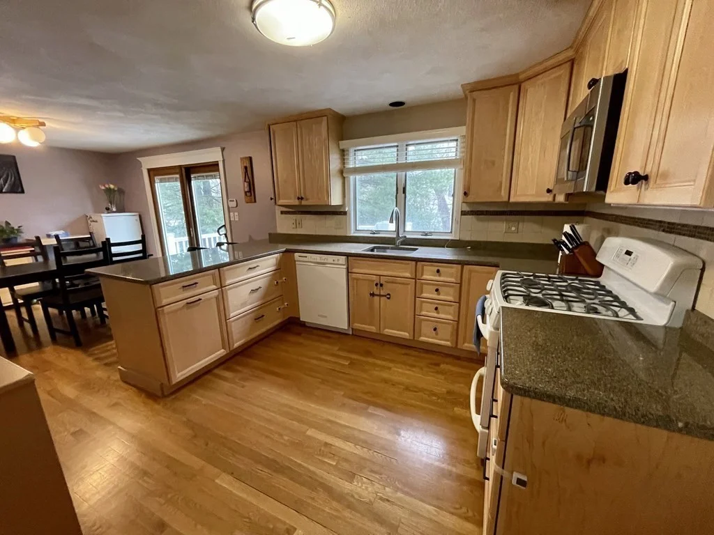 3 bed, 2 bath apartment for rent at 26 Lothrop St Unit 26, Newton — photo 6 of 18