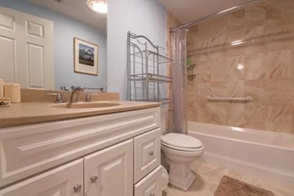 3 bed, 2 bath apartment for rent at 26 Lothrop St Unit 26, Newton — photo 12 of 18