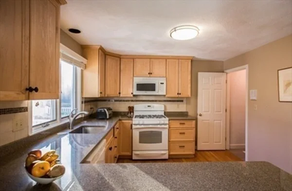 3 bed, 2 bath apartment for rent at 26 Lothrop St Unit 26, Newton — photo 7 of 18