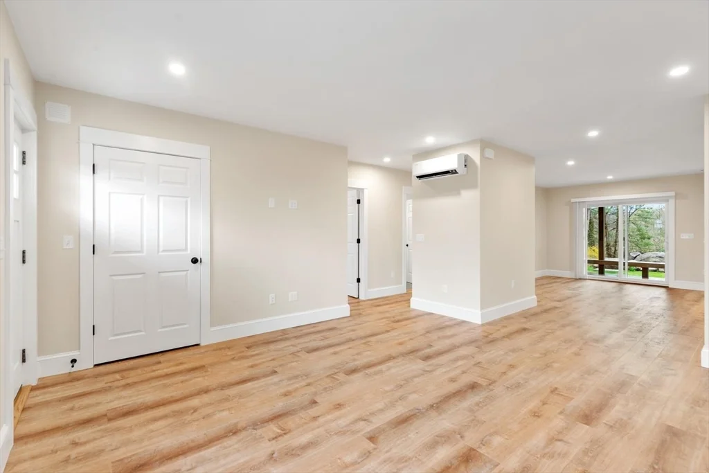 2 bed, 1 bath apartment for rent at 26 Lyndale Unit 1, West Gloucester — photo 4 of 29