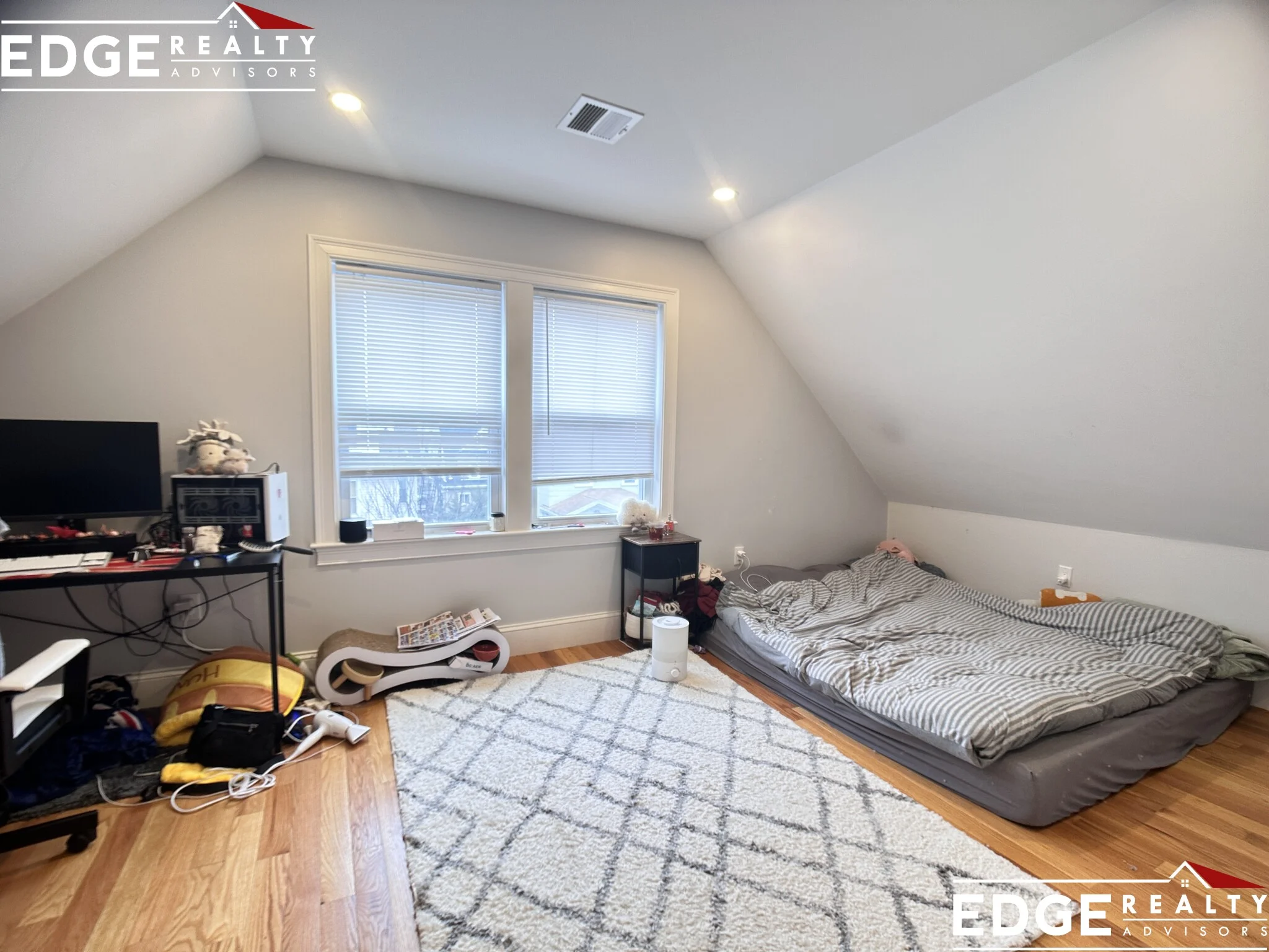 4 bed, 3 bath apartment for rent at 26 Mansfield St Unit 2, Allston — photo 11 of 11