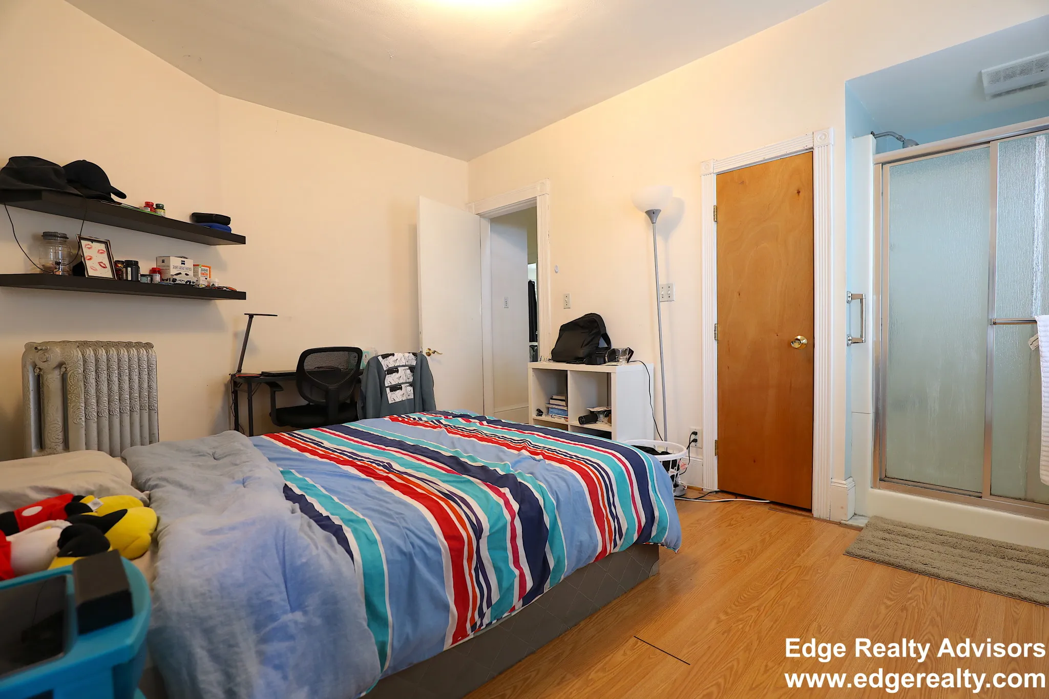 4 bed, 3 bath apartment for rent at 26 Mapleton St Unit 2, Brighton — photo 9 of 11