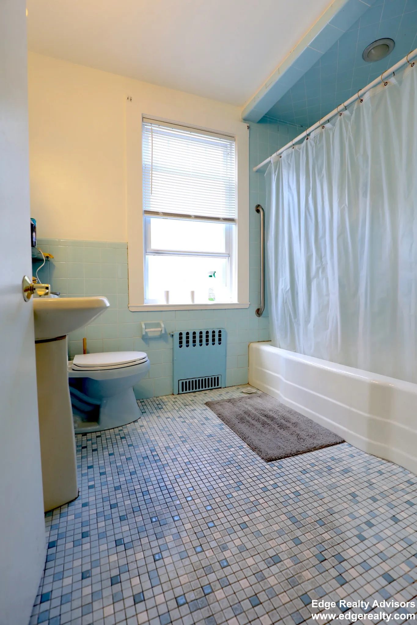 4 bed, 3 bath apartment for rent at 26 Mapleton St Unit 2, Brighton — photo 7 of 11