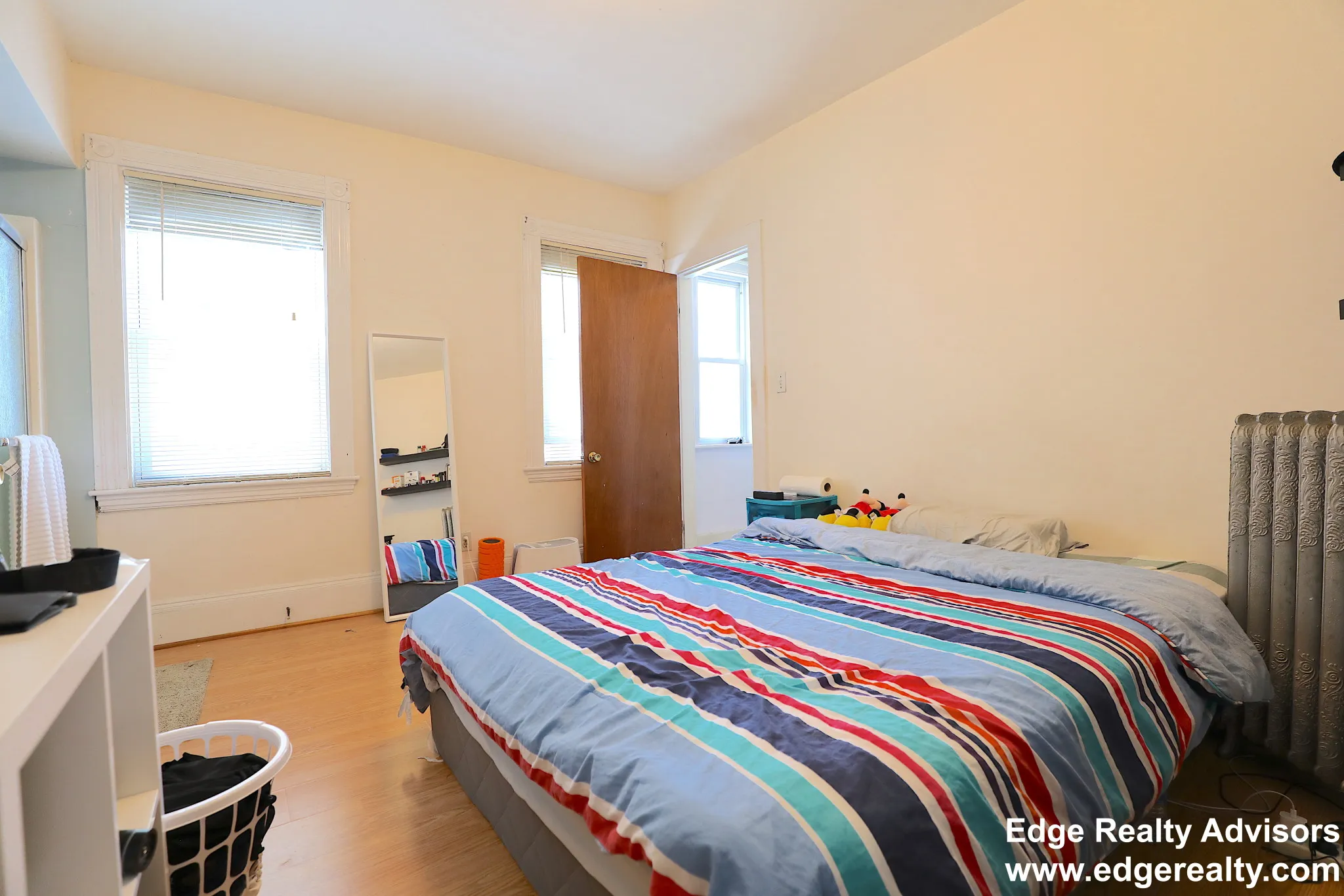 4 bed, 3 bath apartment for rent at 26 Mapleton St Unit 2, Brighton — photo 8 of 11