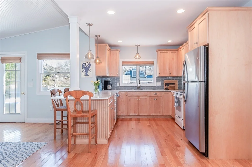 5 bed, 2 bath apartment for rent at 26 Mattakiset Rd, Antassawamock — photo 14 of 33