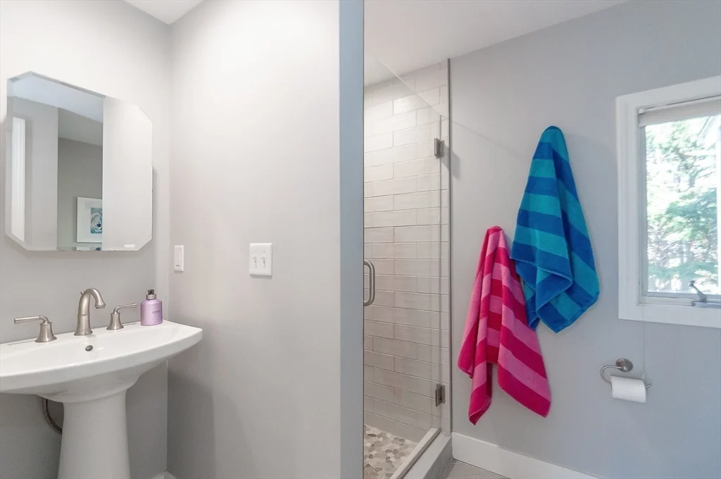 5 bed, 2 bath apartment for rent at 26 Mattakiset Rd, Antassawamock — photo 19 of 33