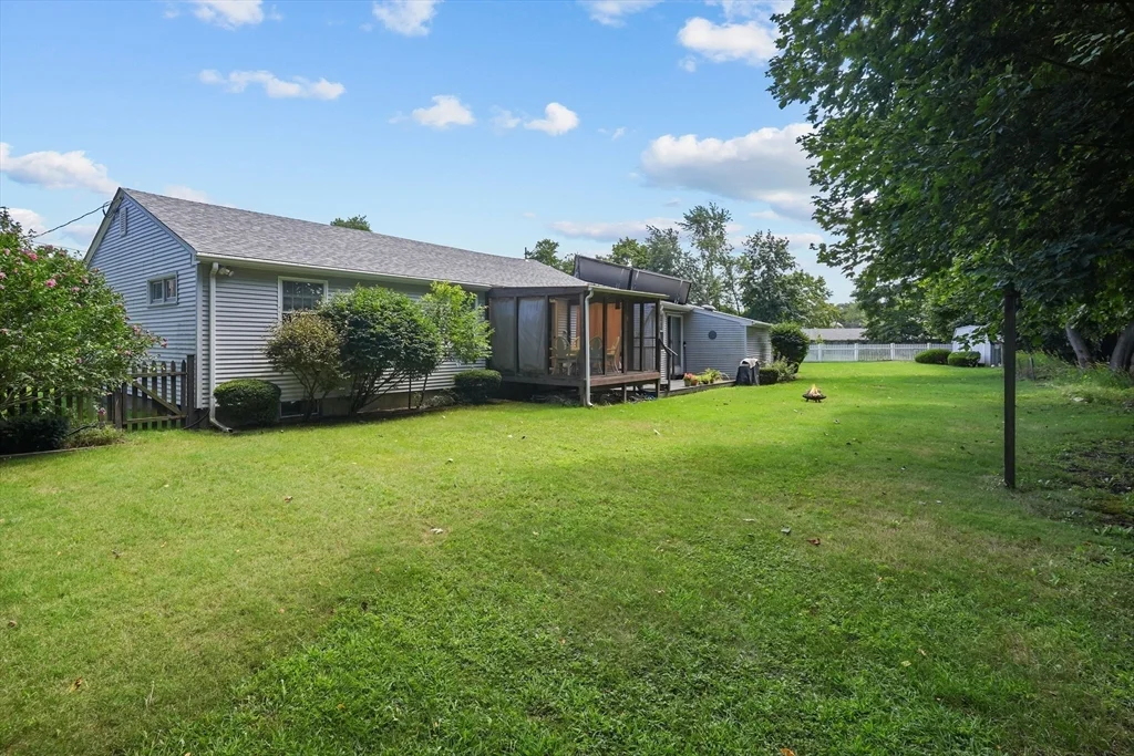 3 bed, 1 bath apartment for rent at 26 Melanie Cir, Seekonk — photo 25 of 29