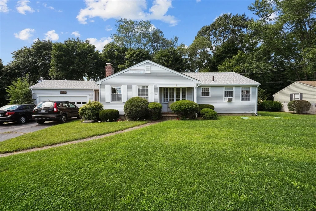 3 bed, 1 bath apartment for rent at 26 Melanie Cir, Seekonk — photo 1 of 29
