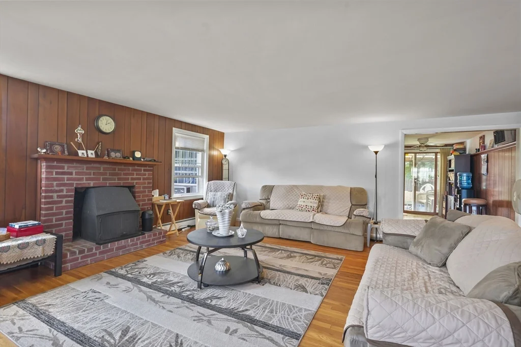 3 bed, 1 bath apartment for rent at 26 Melanie Cir, Seekonk — photo 2 of 29