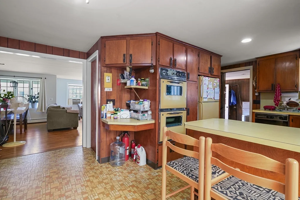 3 bed, 1 bath apartment for rent at 26 Melanie Cir, Seekonk — photo 7 of 29