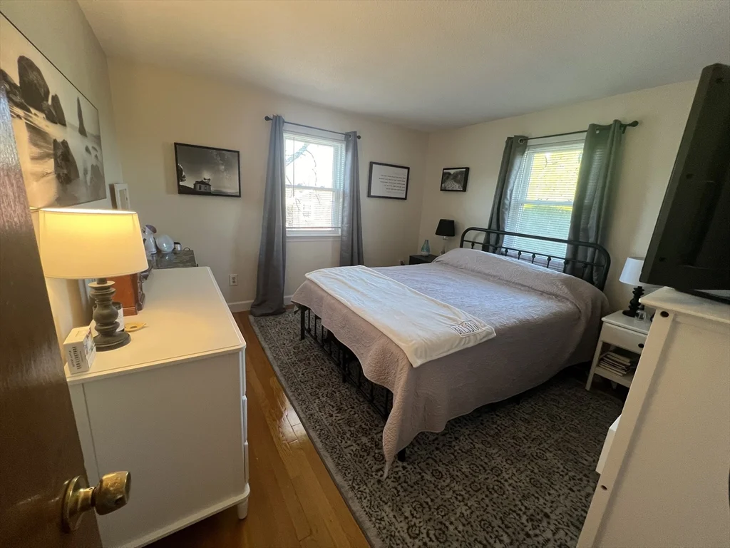 3 bed, 1 bath apartment for rent at 26 Moreland Ave Unit 26, Dedham — photo 4 of 9