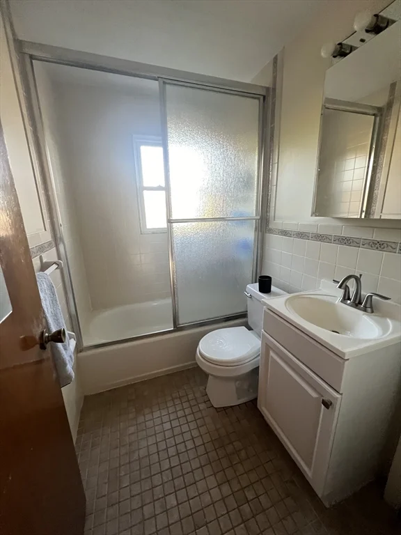 3 bed, 1 bath apartment for rent at 26 Moreland Ave Unit 26, Dedham — photo 5 of 9