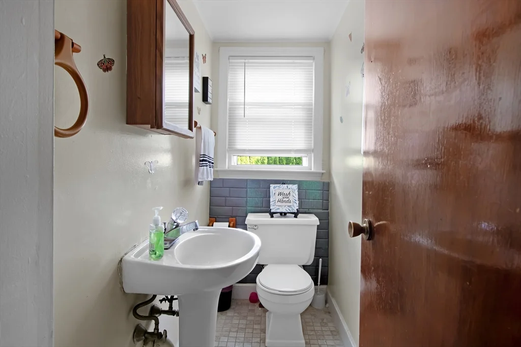 3 bed, 1 bath apartment for rent at 26 Moreland Ave Unit 28, Dedham — photo 8 of 18