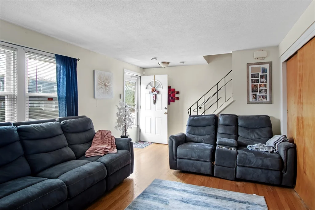 3 bed, 1 bath apartment for rent at 26 Moreland Ave Unit 28, Dedham — photo 3 of 18