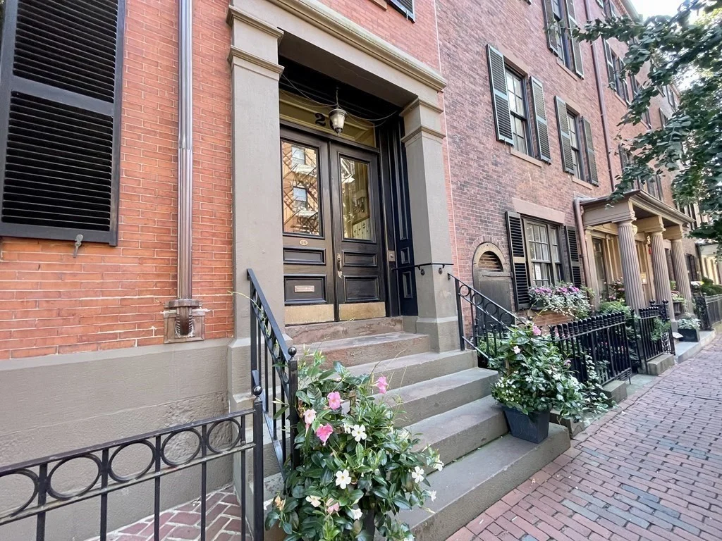 1 bed, 1 bath apartment for rent at 26 Mount Vernon St Unit 4F, Boston — photo 1 of 12