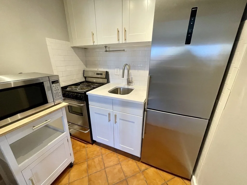 1 bed, 1 bath apartment for rent at 26 Mount Vernon St Unit 4F, Boston — photo 6 of 12
