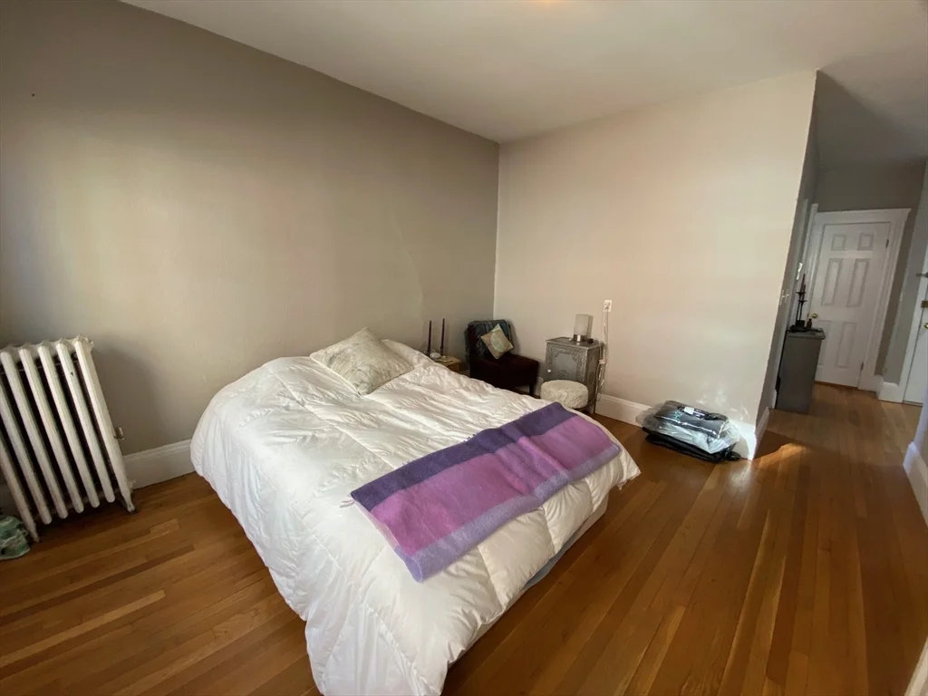1 bed, 1 bath apartment for rent at 26 Myrtle St Unit 12A, Beacon Hill — photo 2 of 17