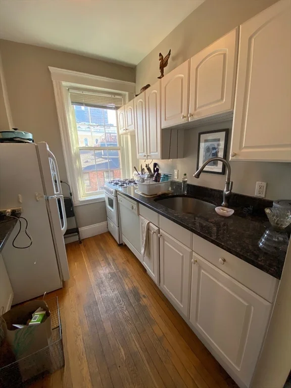 1 bed, 1 bath apartment for rent at 26 Myrtle St Unit 12A, Beacon Hill — photo 8 of 17
