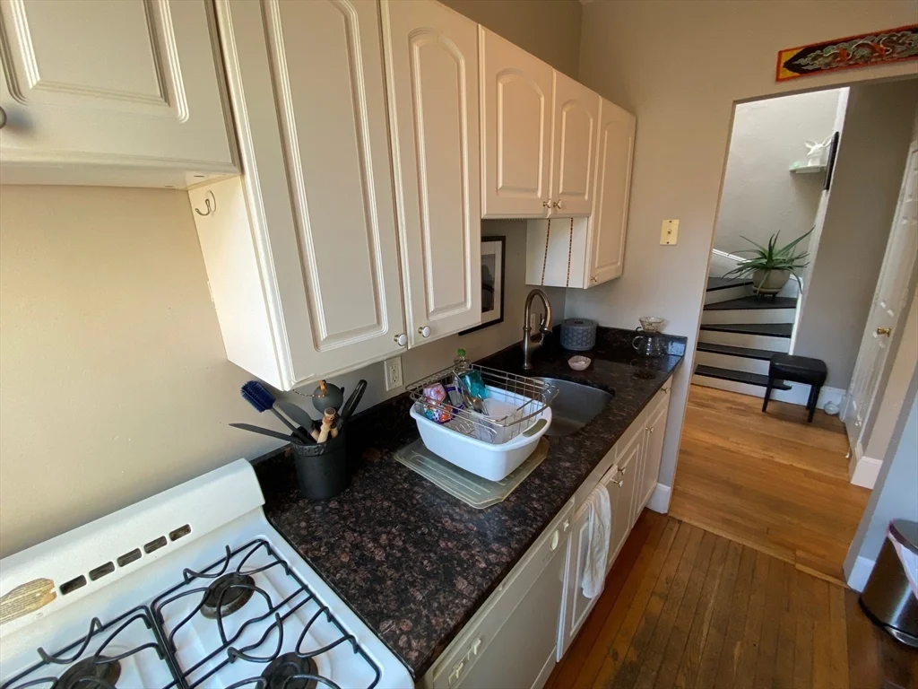 1 bed, 1 bath apartment for rent at 26 Myrtle St Unit 12A, Beacon Hill — photo 12 of 17