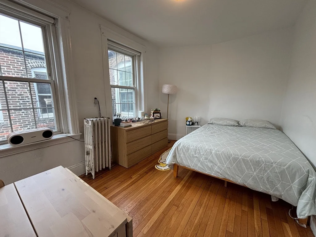 Studio bed, 1 bath apartment for rent at 26 Myrtle St Unit 15, Beacon Hill — photo 2 of 13
