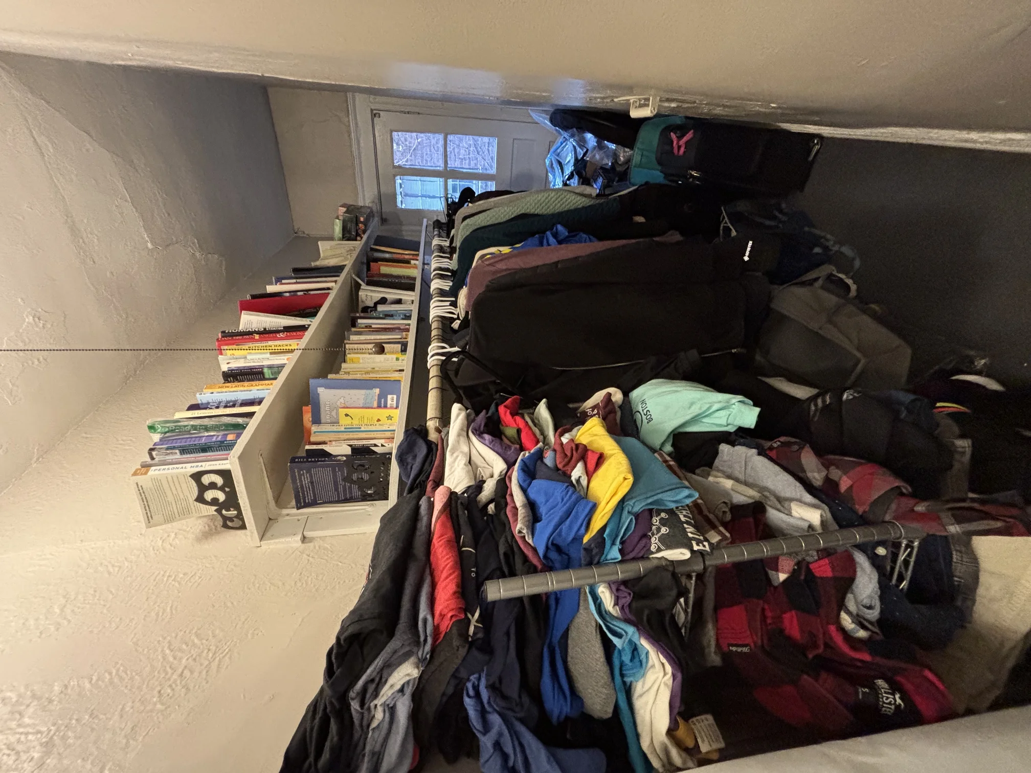 Studio bed, 1 bath apartment for rent at 26 Myrtle St Unit 3, Beacon Hill — photo 9 of 12