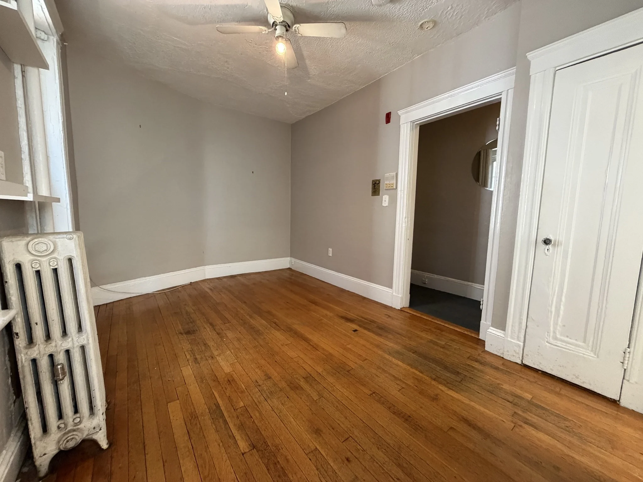 Studio bed, 1 bath apartment for rent at 26 Myrtle St Unit 3, Beacon Hill — photo 5 of 9