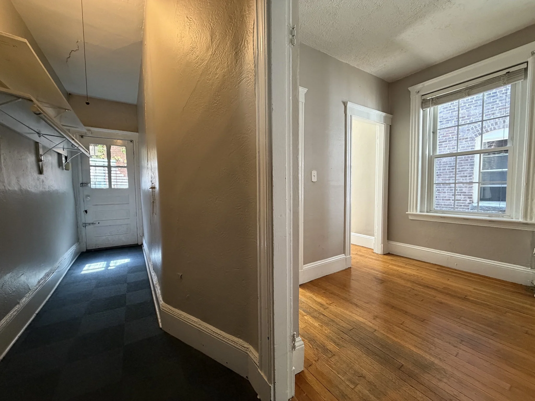 Studio bed, 1 bath apartment for rent at 26 Myrtle St Unit 3, Beacon Hill — photo 8 of 9