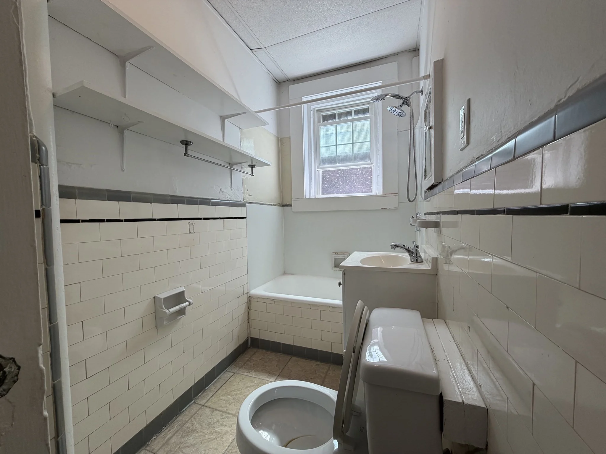 Studio bed, 1 bath apartment for rent at 26 Myrtle St Unit 3, Beacon Hill — photo 6 of 9