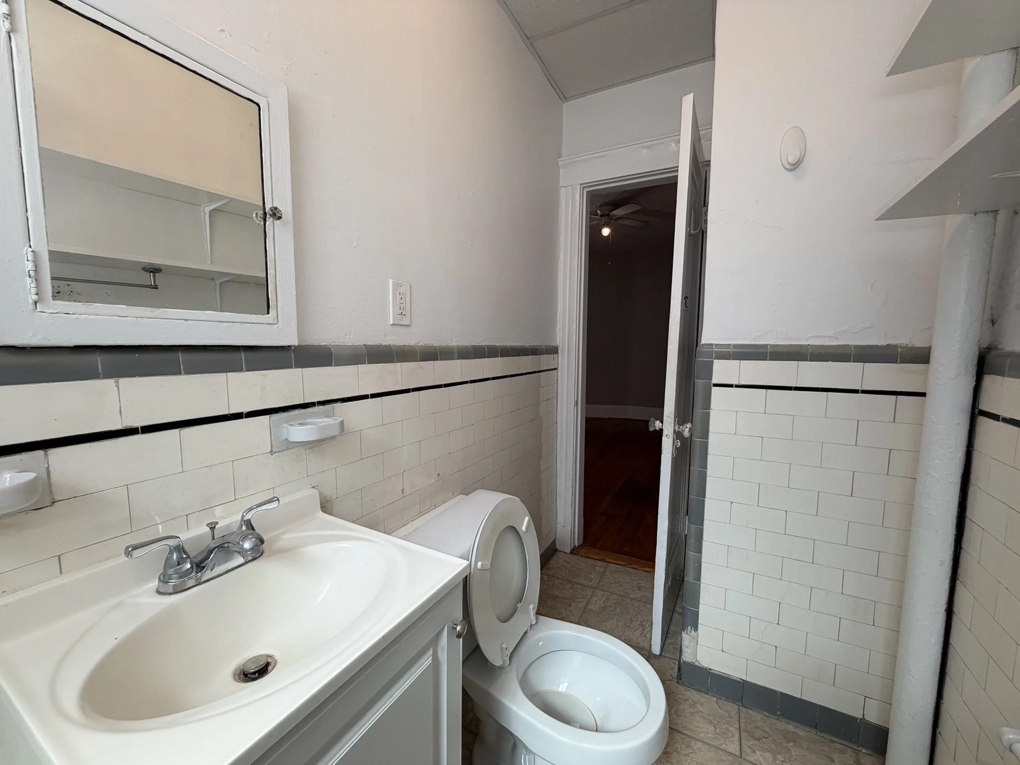 Studio bed, 1 bath apartment for rent at 26 Myrtle St Unit 3, Beacon Hill — photo 7 of 9