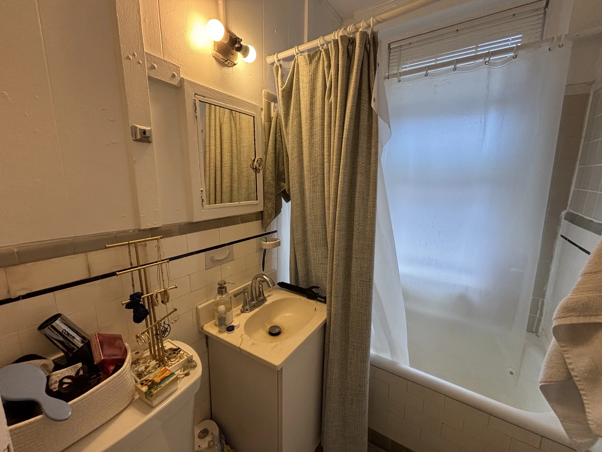 1 bed, 1 bath apartment for rent at 26 Myrtle St Unit 5, Beacon Hill — photo 13 of 13