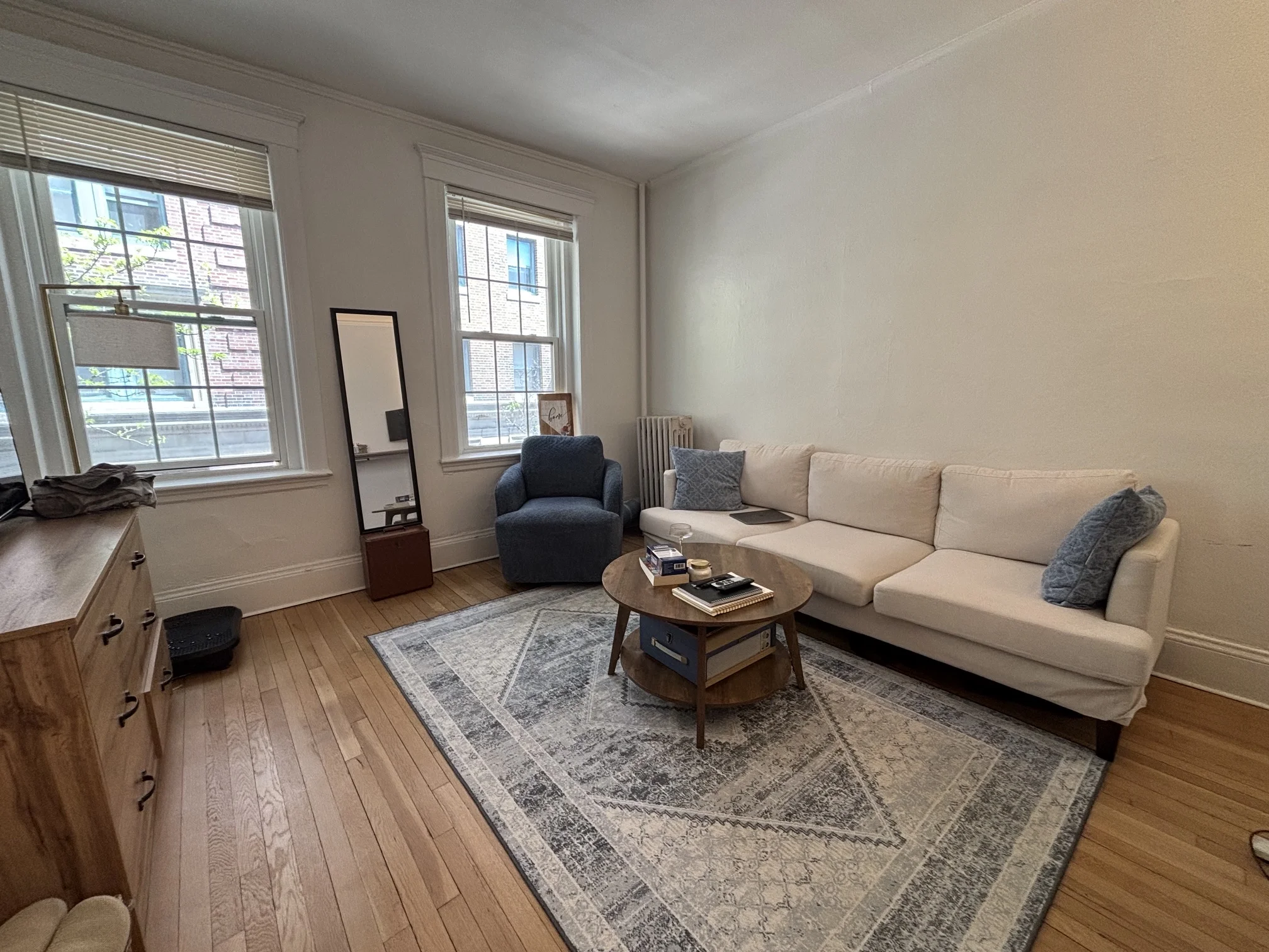 1 bed, 1 bath apartment for rent at 26 Myrtle St Unit 5, Beacon Hill — photo 1 of 13