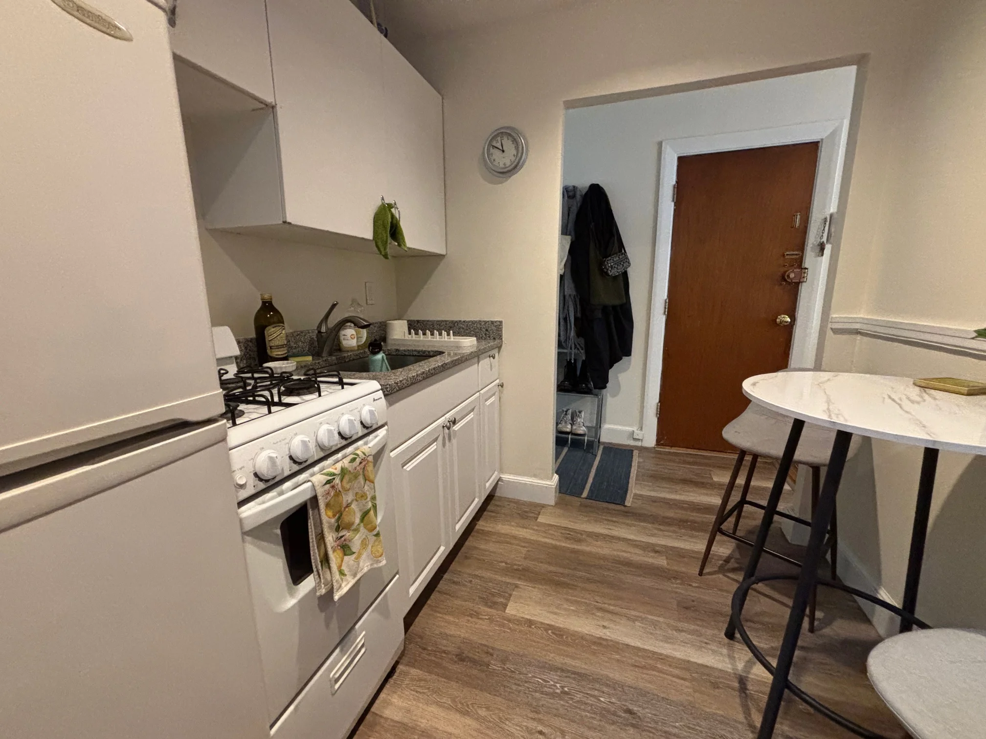 Studio bed, 1 bath apartment for rent at 26 Myrtle St Unit A, Beacon Hill — photo 9 of 13