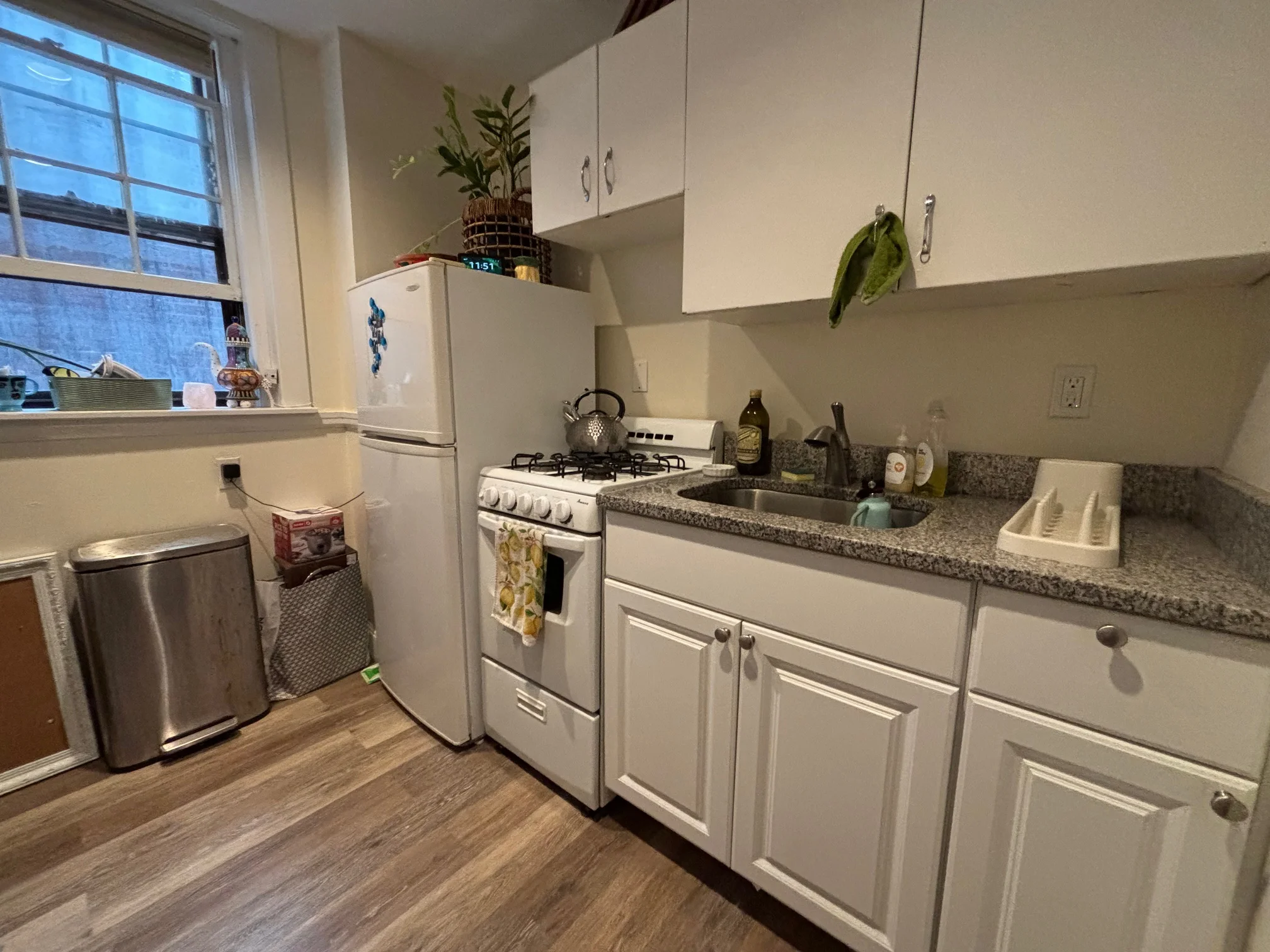 Studio bed, 1 bath apartment for rent at 26 Myrtle St Unit A, Beacon Hill — photo 8 of 13