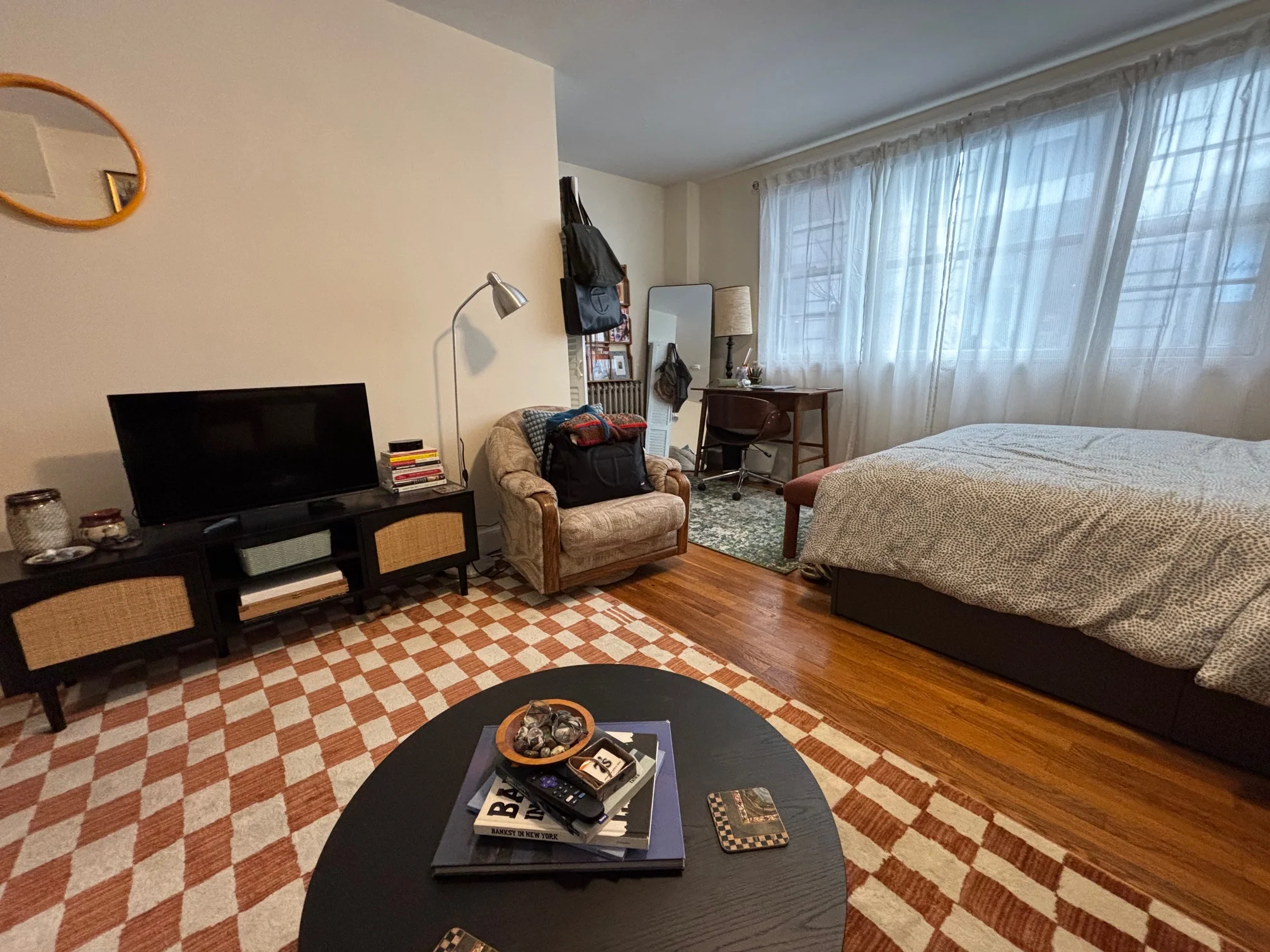 Studio bed, 1 bath apartment for rent at 26 Myrtle St Unit A, Beacon Hill — photo 4 of 13