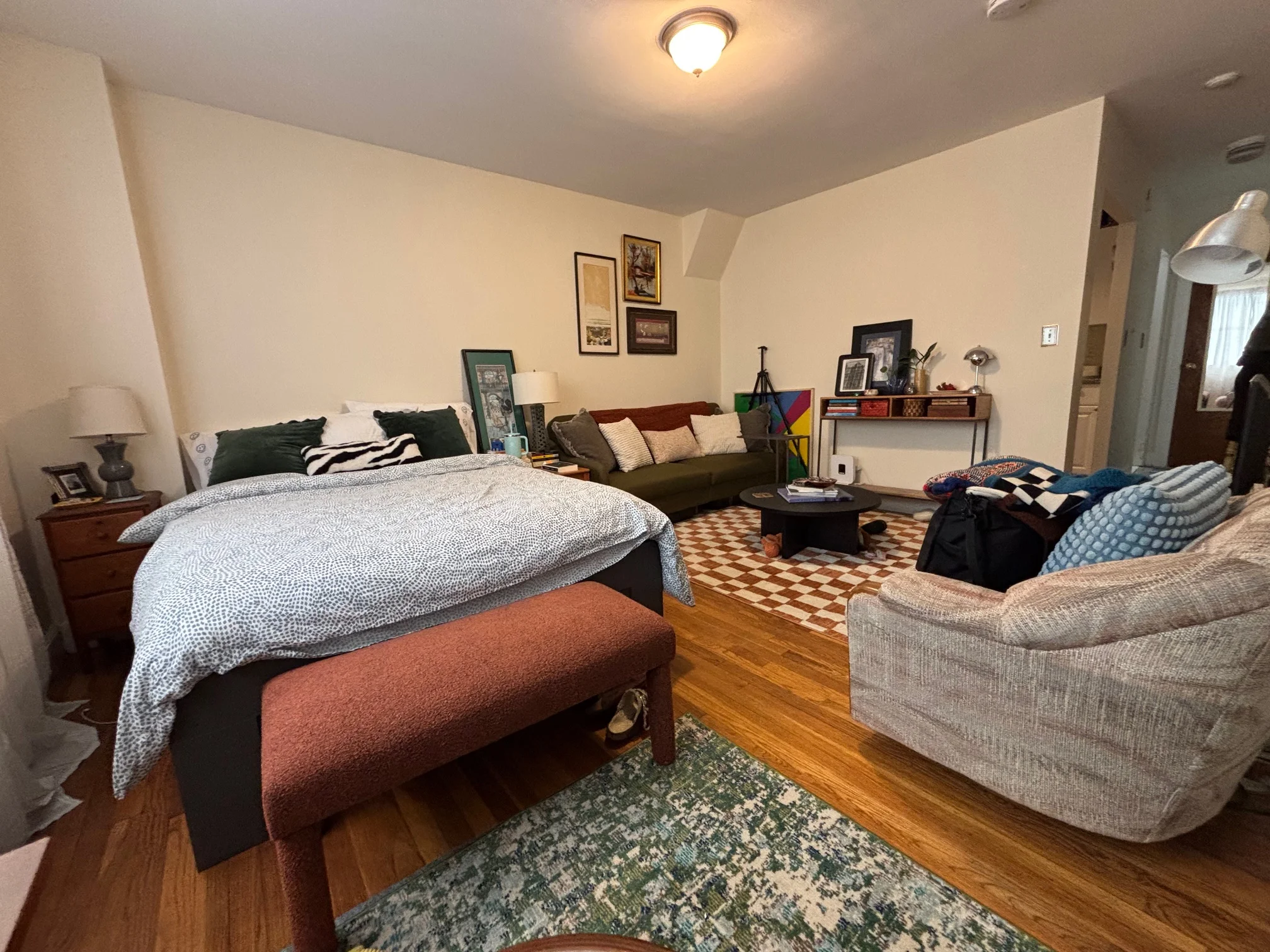 Studio bed, 1 bath apartment for rent at 26 Myrtle St Unit A, Beacon Hill — photo 2 of 13