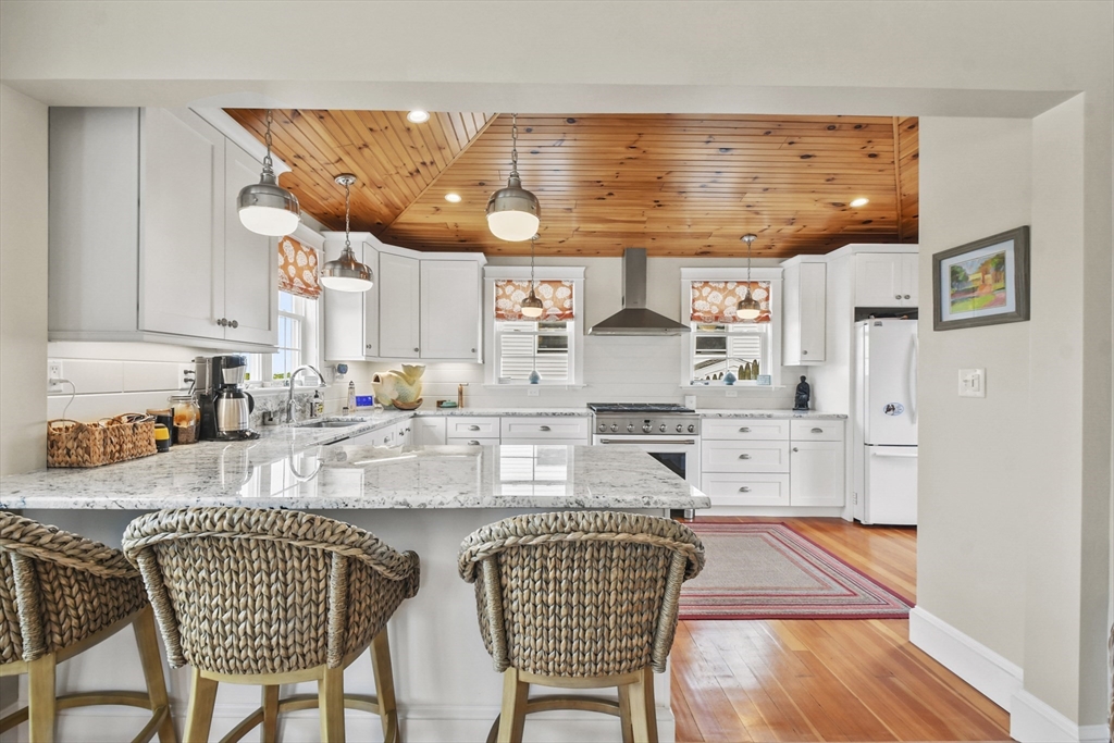 1 bed, 1 bath apartment for rent at 26 Newport Ave, Scituate — photo 8 of 35