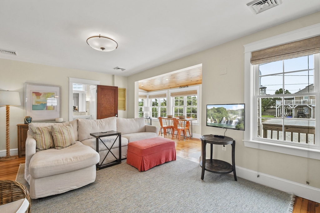 1 bed, 1 bath apartment for rent at 26 Newport Ave, Scituate — photo 16 of 35