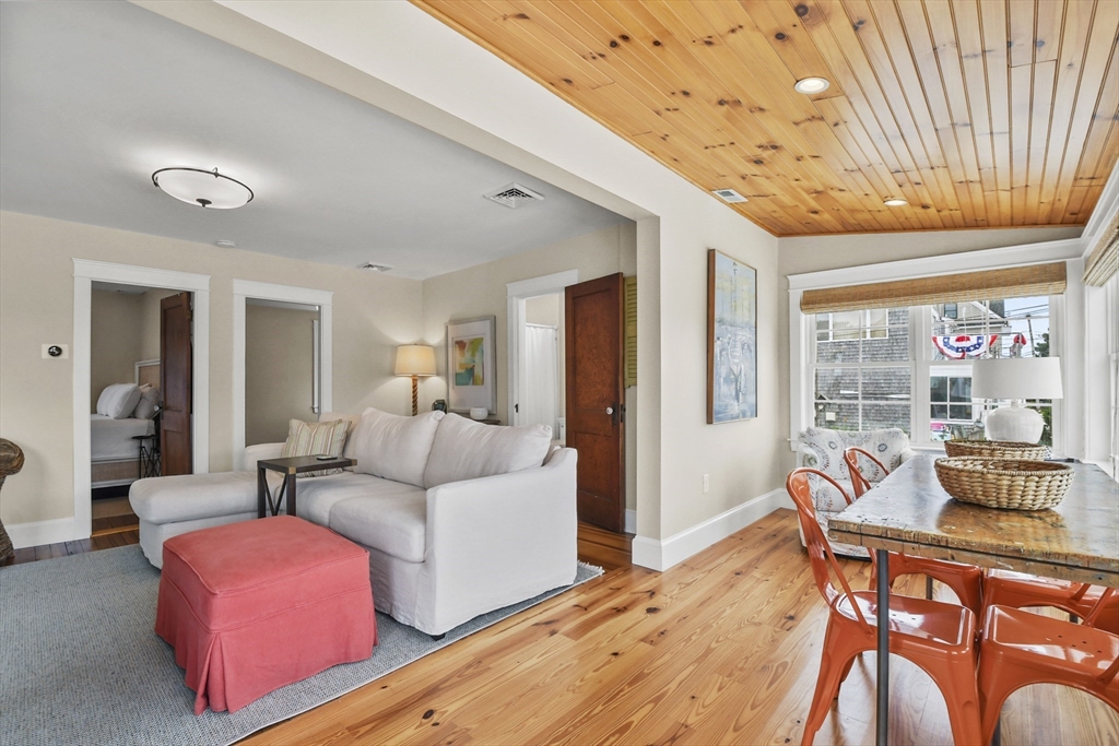 1 bed, 1 bath apartment for rent at 26 Newport Ave, Scituate — photo 17 of 35