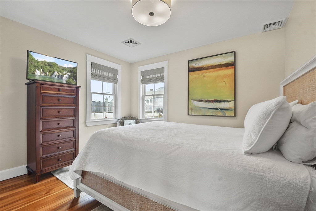 1 bed, 1 bath apartment for rent at 26 Newport Ave, Scituate — photo 21 of 35